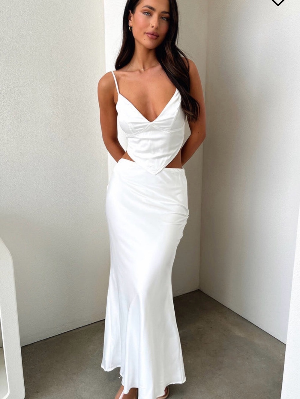 That’s so fetch Elegant White Adira Maxi Skirt set